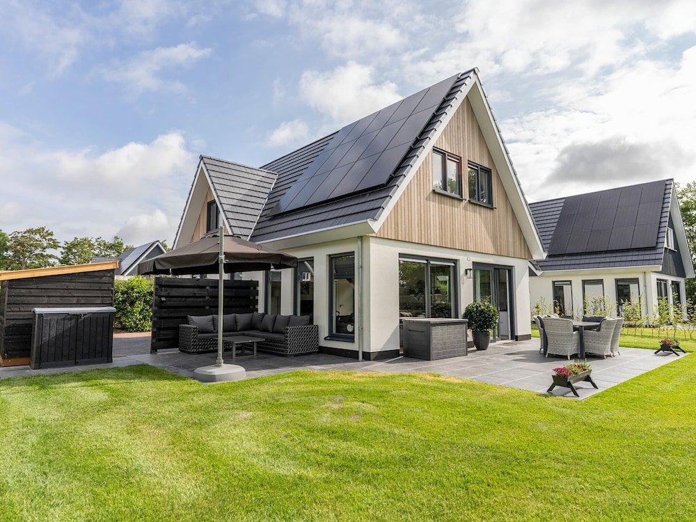 Holiday Home in Texel Near the Sea — 4-Star Luxury Hotel in De Koog, Netherlands