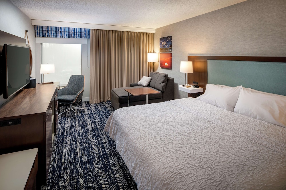 Hampton Inn Long Island Commack - photo 12