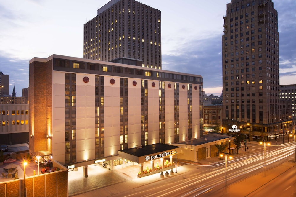 DoubleTree by Hilton Milwaukee Downtown in Milwaukee, United States
