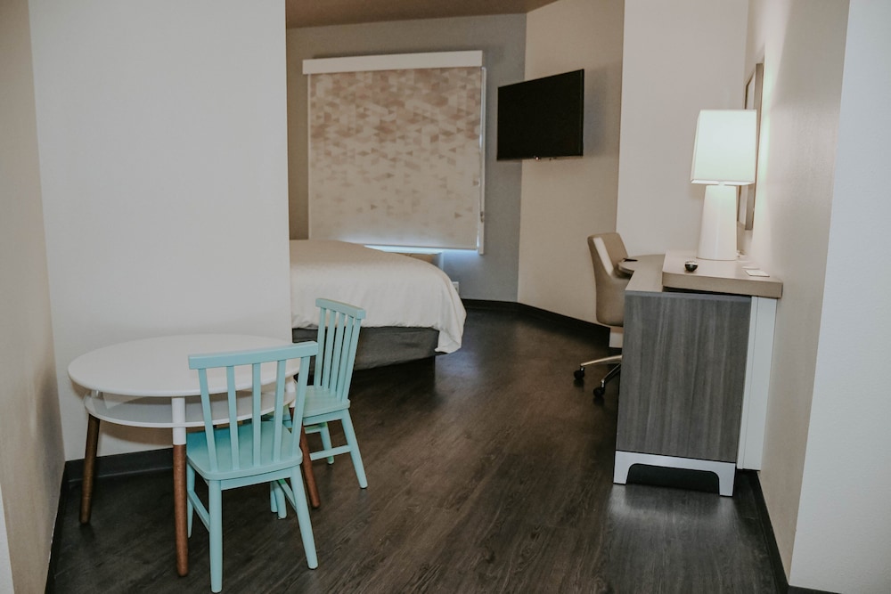 Holiday Inn Omaha Downtown Waterpark by IHG - photo 6