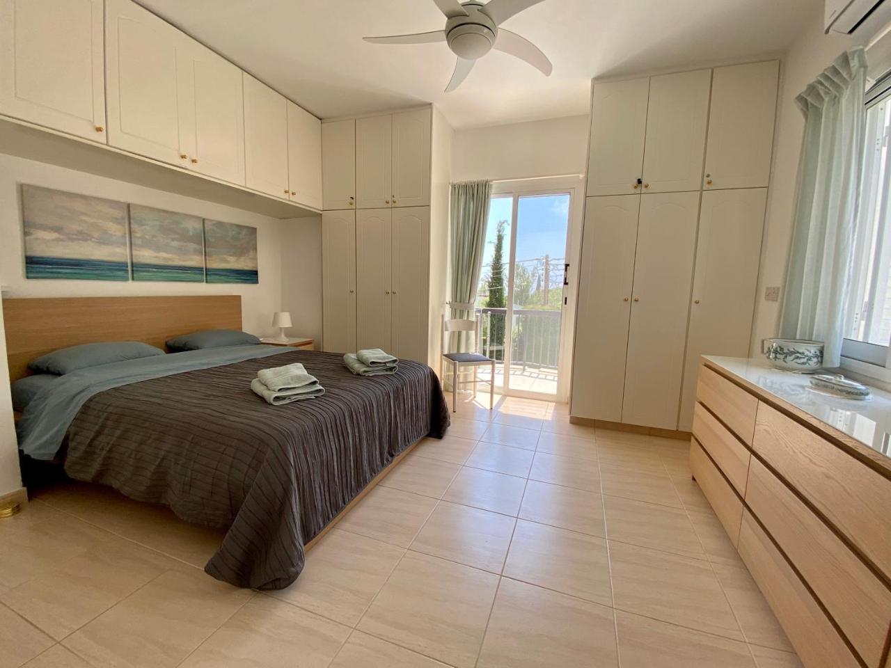 Villa Alicia with Priv Pool Beautiful Garden And Shady Veranda 5 Min To the Beach