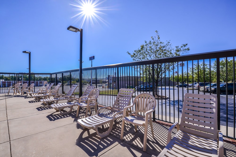 Hampton Inn Martinsburg - photo 34