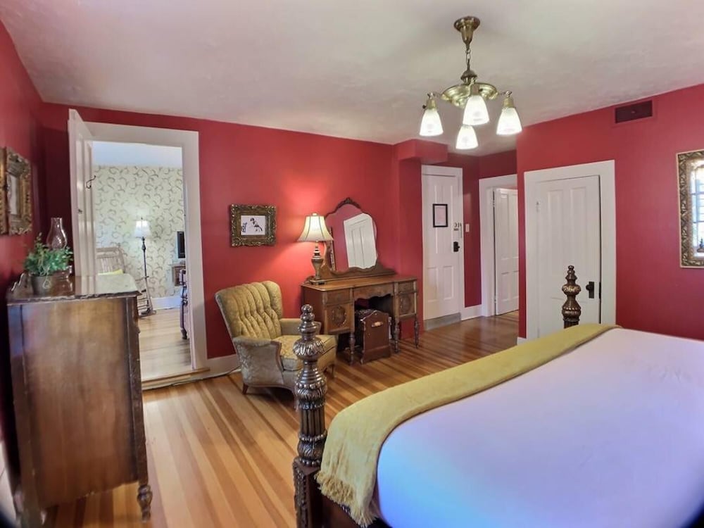 Avenue Hotel Bed & Breakfast - photo 10