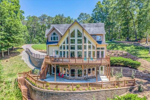 Osprey Cove - carbon neutral hotel in Unknown City