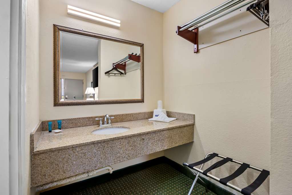 Americas Best Value Inn Ft. Jackson - photo 21