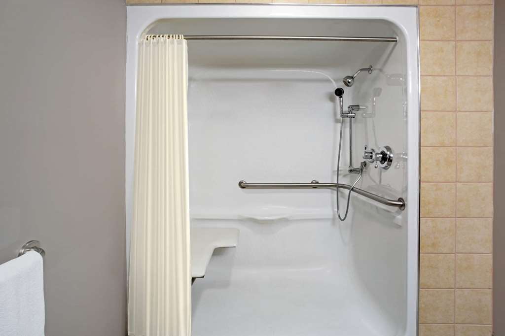 La Quinta Inn by Wyndham Radford - photo 17