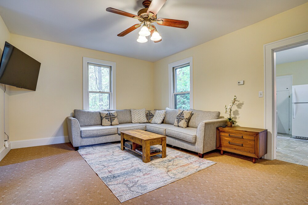 Near Colleges: Pet friendly Duplex in Northfield — hotel in Northfield