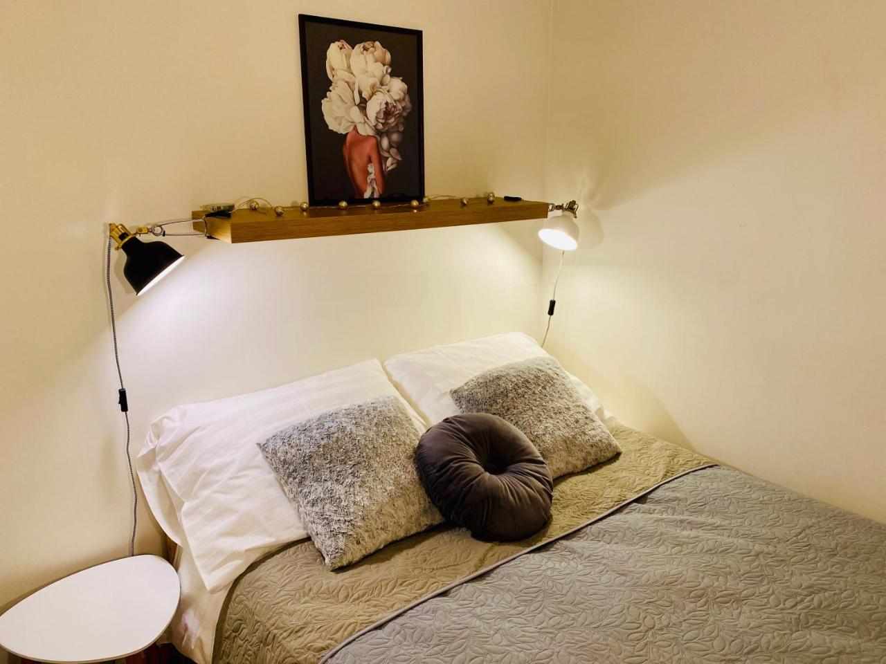 Charming City Centre Apartment with Free Parking And Spacious Balcony