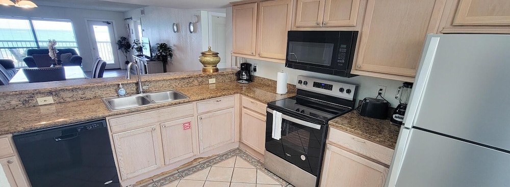 Saida Towers Iii 3101 3 Bedroom Condo by RedAwning - photo 26