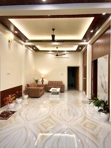 Rajyodaya Retreat — Varanasi