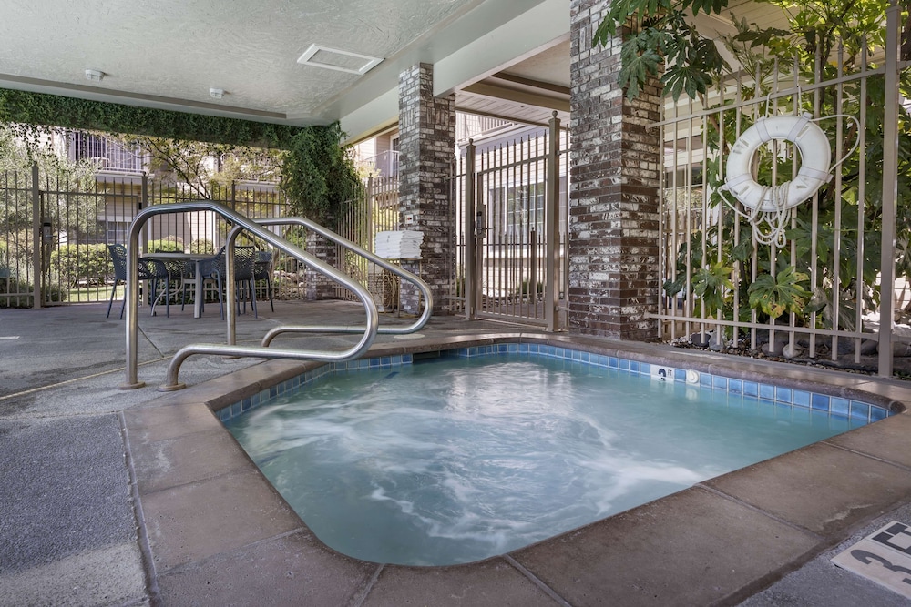 Hampton Inn Ukiah CA - photo 46