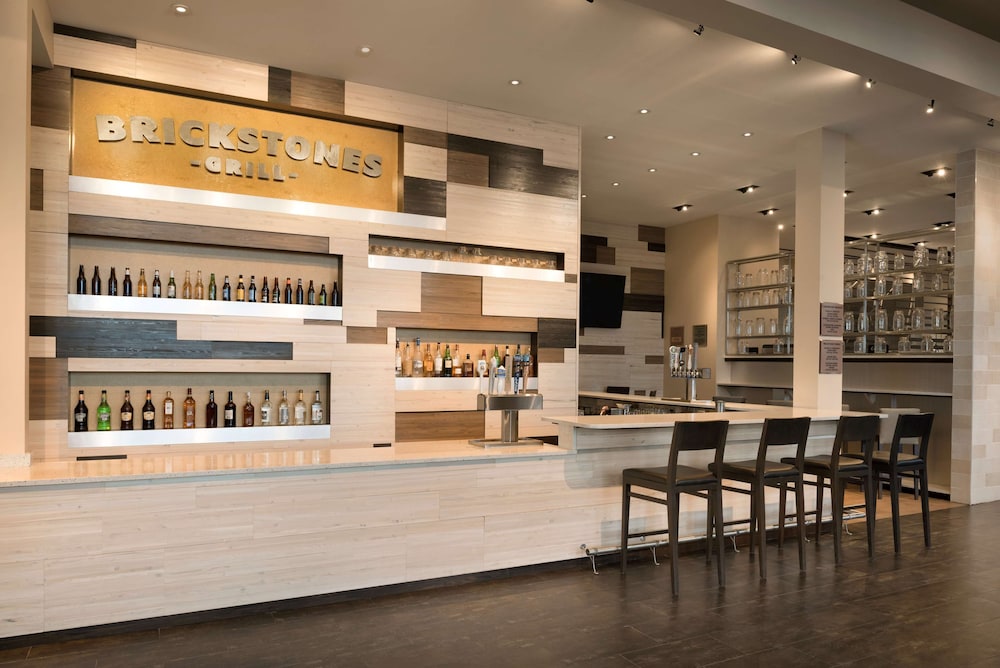 Embassy Suites by Hilton Chicago Naperville - photo 20