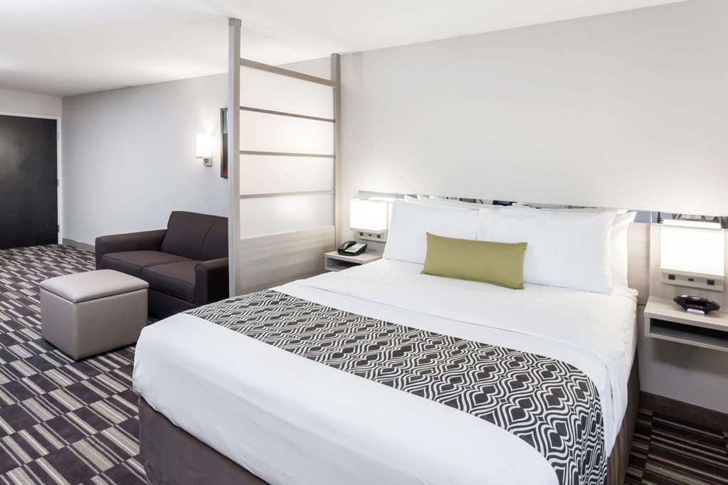 Microtel Inn & Suites by Wyndham West Fargo Medical Center - photo 12