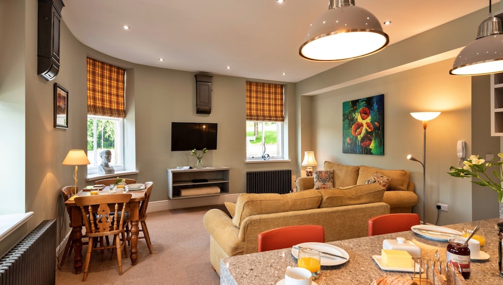 Finest Retreats The Old Post Office Apartment 1 — 4-Star Luxury Hotel in Buxton, United Kingdom