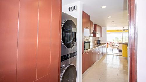 Apartment Alcatraz 4BR Oasis with Breathtaking Vi — 4-Star Luxury Hotel in Nuevo Vallarta, Mexico