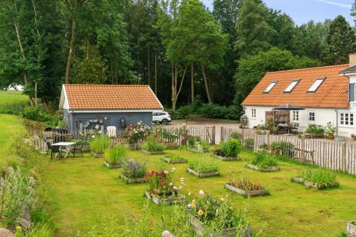 Farmens Gæstehus — 4-Star Luxury Hotel in Svebolle, Denmark