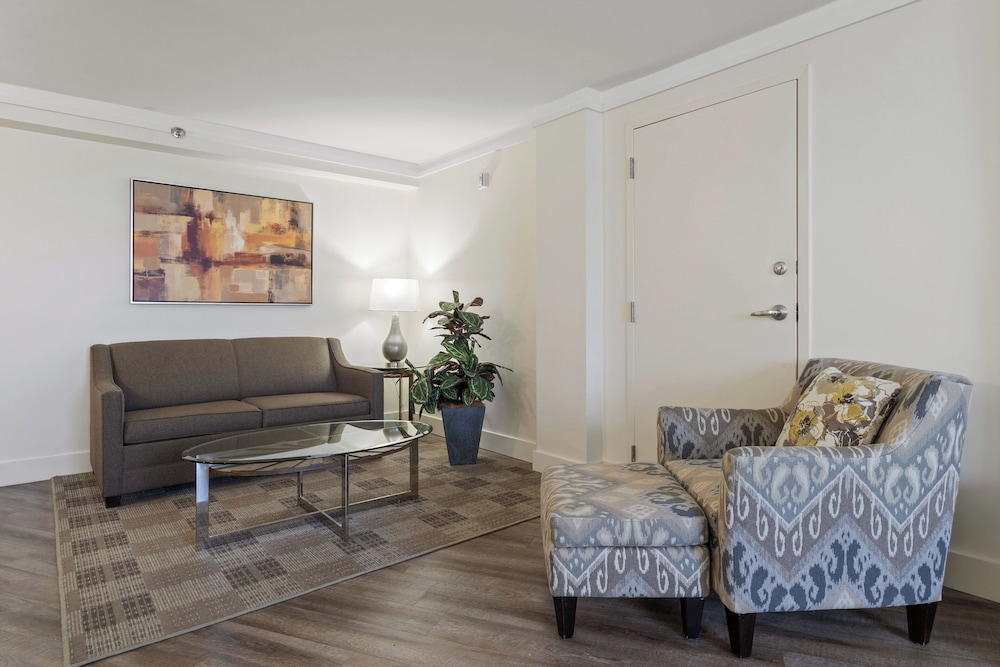 Crowne Plaza Executive Center Baton Rouge by IHG - photo 39