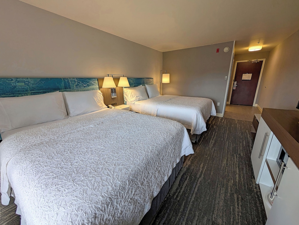 Hampton Inn & Suites Tacoma - photo 12