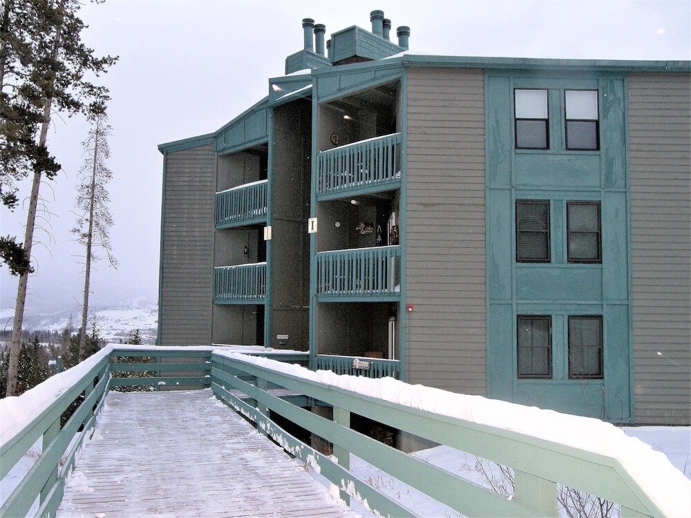 Rocky Mountain Resort Management Silverthorne - carbon neutral hotel in Dillon
