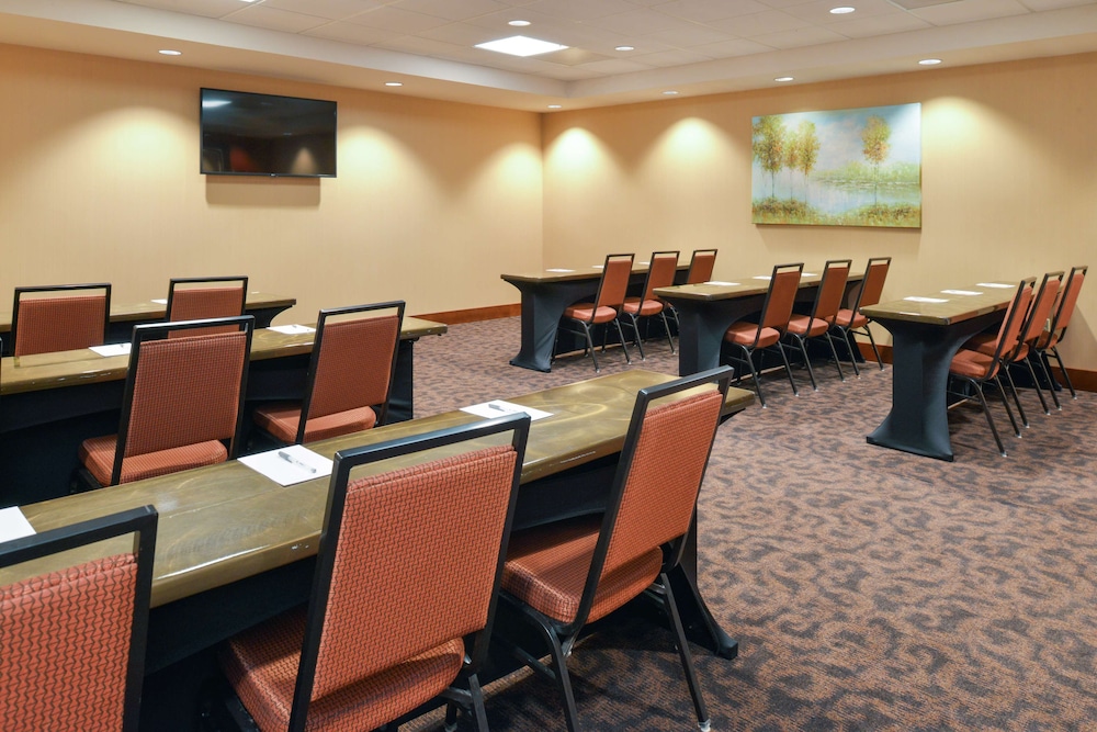 Hampton Inn Frederick - photo 51