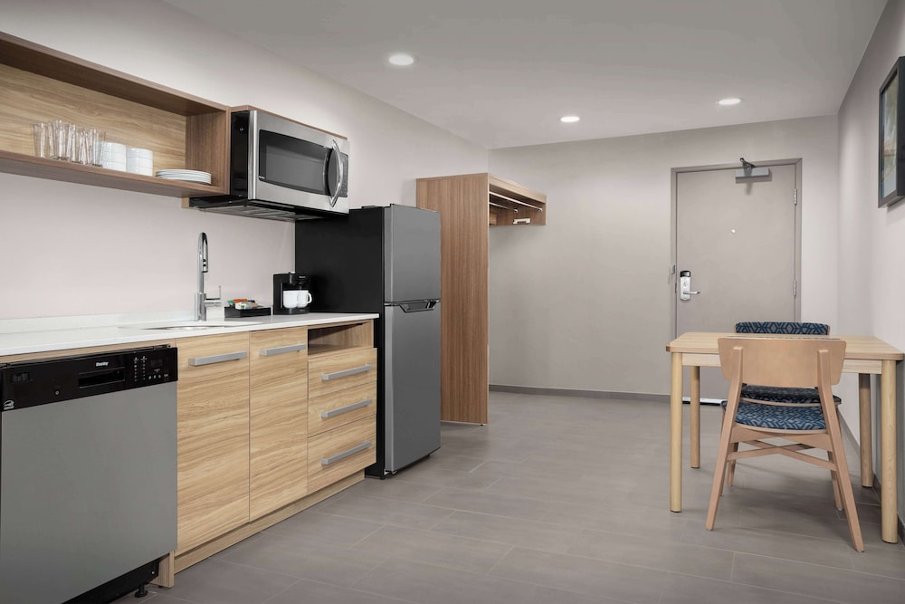 Home2 Suites by Hilton Lubbock University - photo 21