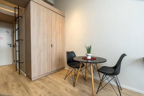 Modern Studio Apartment CoWorking City Views
