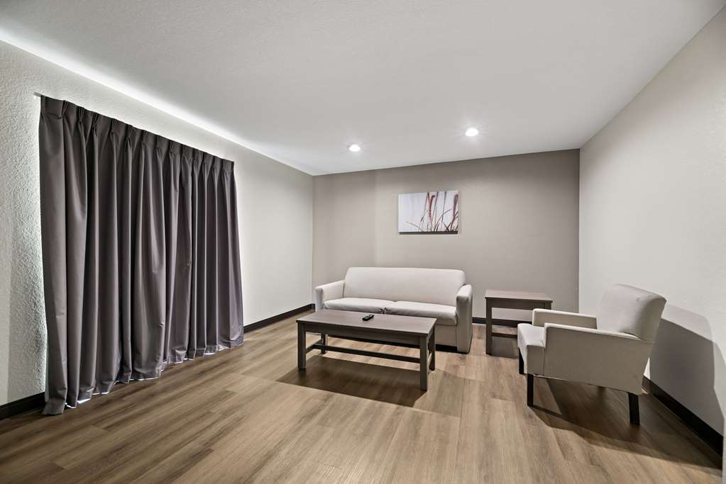 Quality Suites Wildwood The Villages - photo 11