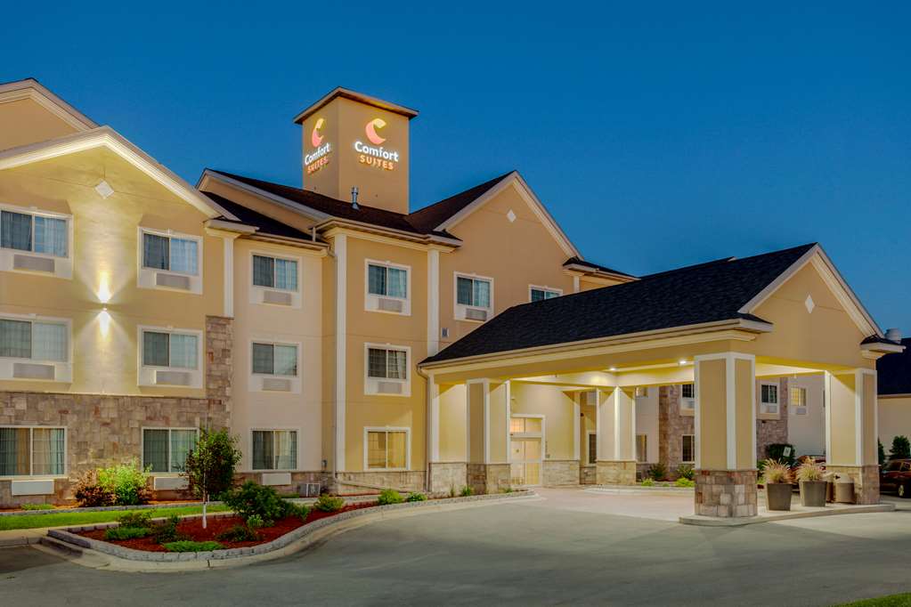 Comfort Suites Johnson Creek Conference Center - photo 5