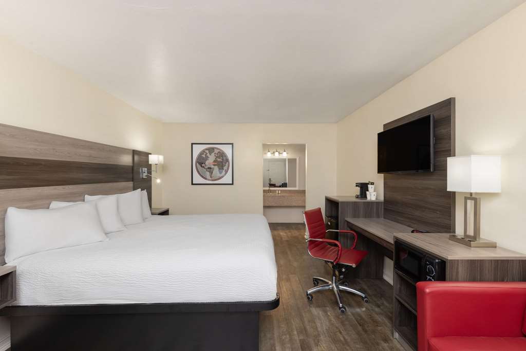 Ramada by Wyndham Kingman - photo 13