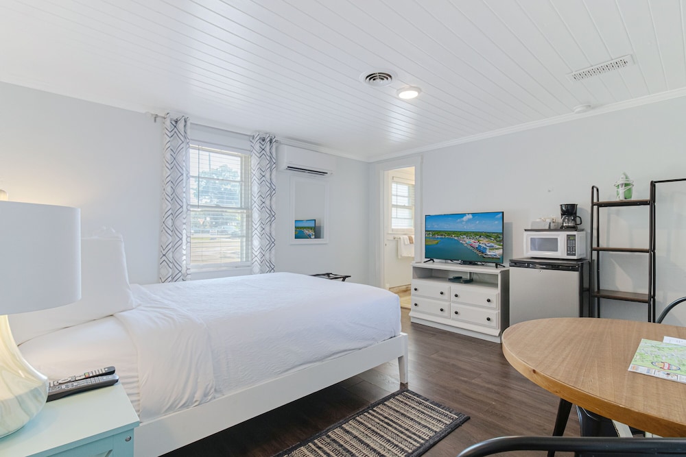 The Inn at River Oaks - photo 34
