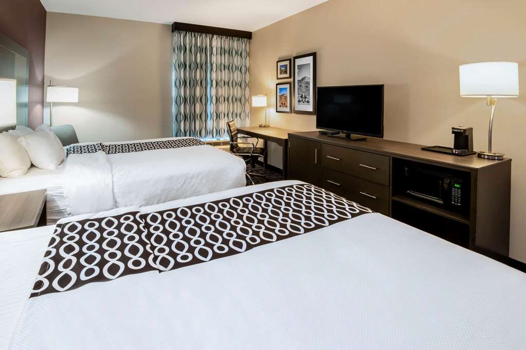 La Quinta Inn & Suites by Wyndham Pampa - photo 49