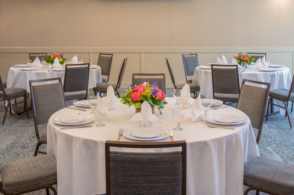 Courtyard by Marriott Portland North - photo 20