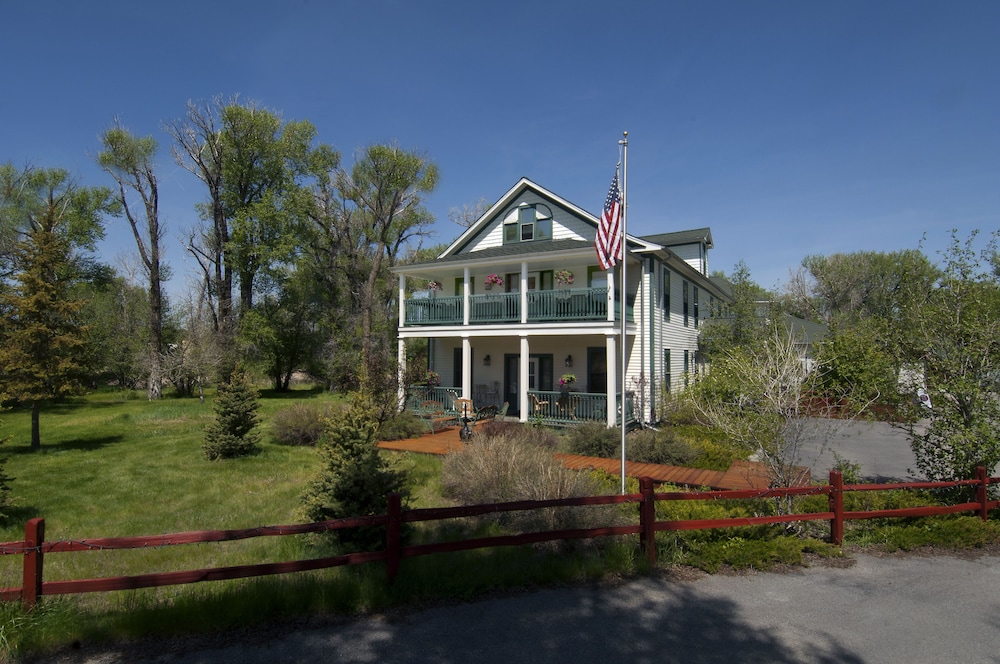 The Historic Elk Mountain Hotel — hotel in Saratoga