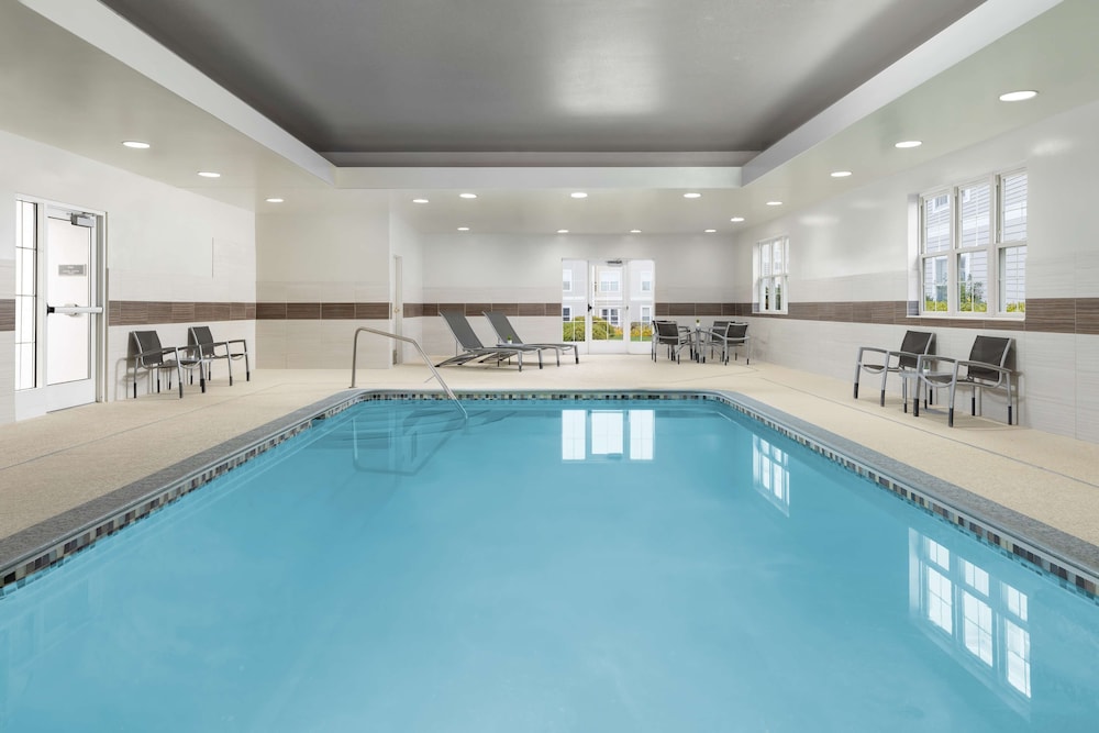 Homewood Suites by Hilton Manchester Airport - photo 32