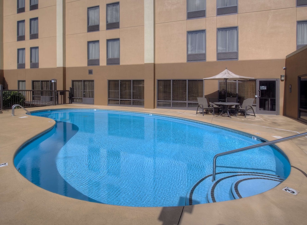 Hampton Inn Kingsport - photo 25