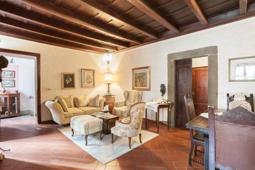 La Finestra Sul Borgo Dimora Storica — 4-Star Luxury Hotel in Laterina, Italy