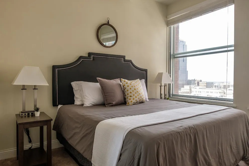 Frontdesk Penn Street Tower Apts Downtown Indy - photo 6