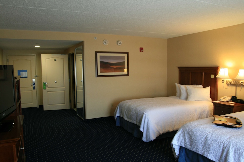 Hampton Inn & Suites Fredericksburg South - photo 10