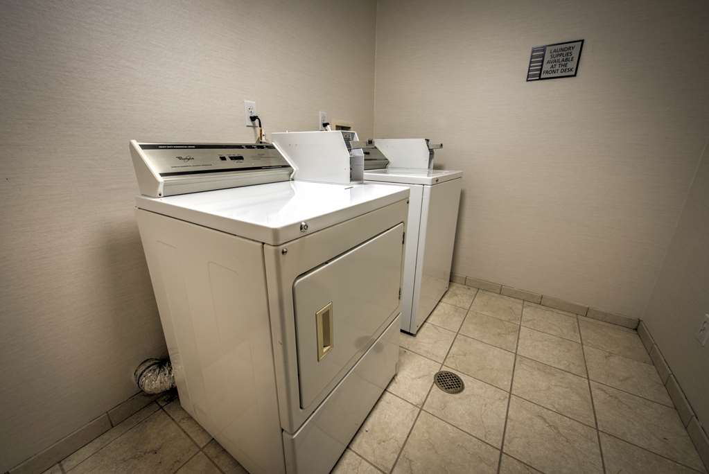 Best Western Plus Media Center Inn & Suites - photo 38