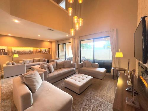 Elegant Home w 3 En Suites & Breathtaking View — 4-Star Luxury Hotel in Orlando, United States