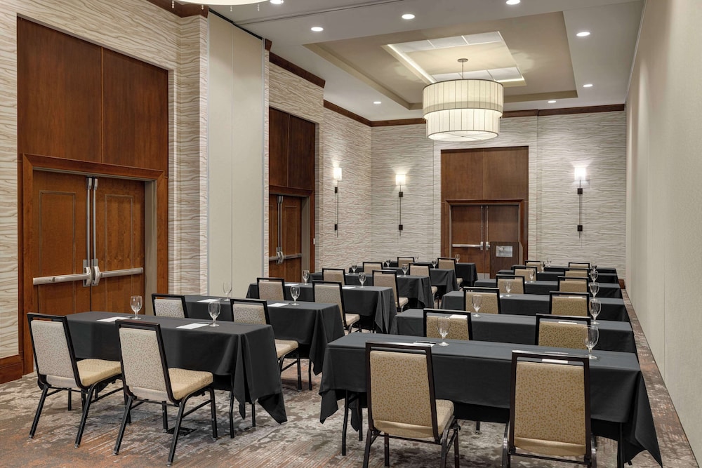 Embassy Suites Chattanooga Hamilton Place - photo 40