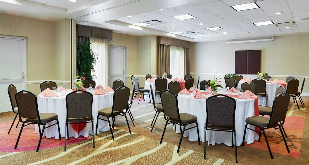 Hilton Garden Inn Charlotte North - photo 27