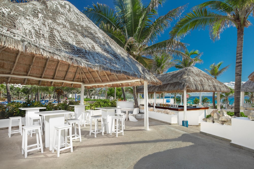 The Grand Oasis Cancun All Inclusive