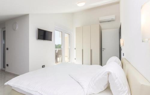 Penthouse Funtana with pool — 4-Star Luxury Hotel in Funtana, Croatia