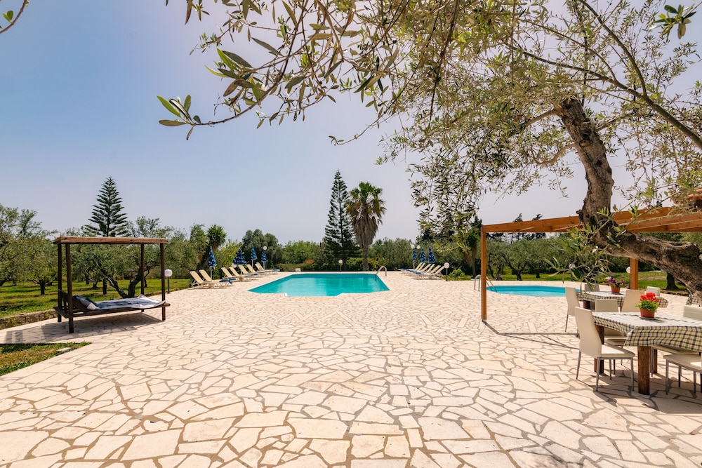 Gerani — 4-Star Luxury Hotel in Sikyon, Greece