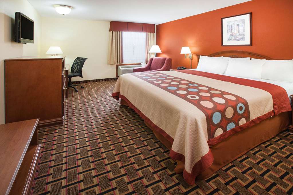 Super 8 by Wyndham White Hall - photo 6