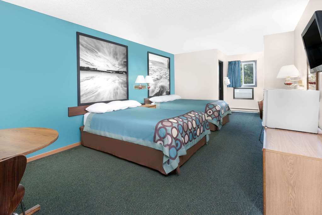 Super 8 by Wyndham Huron - photo 8