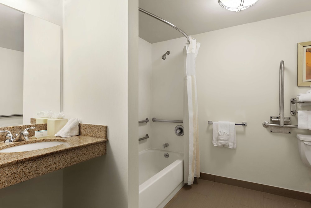 Hilton Garden Inn Shelton - photo 21