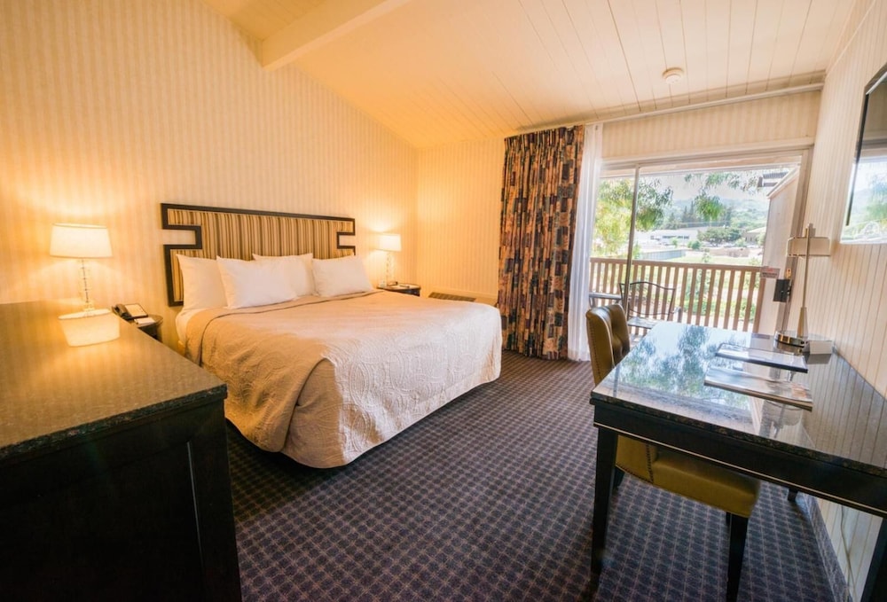 Los Gatos Lodge - photo 14