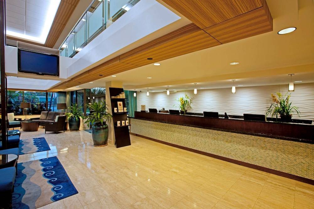 DoubleTree by Hilton Hotel Alana Waikiki Beach - photo 3
